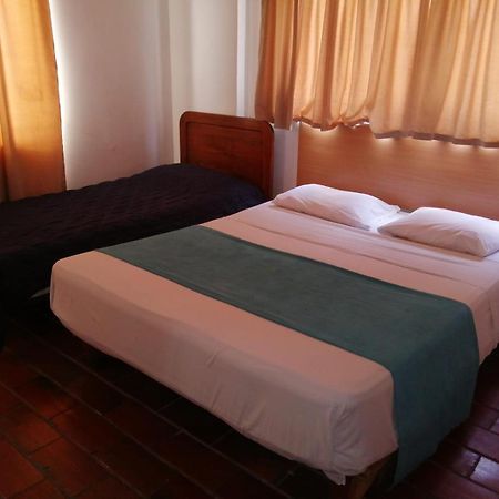 Hotel Del Oeste Кали Экстерьер фото