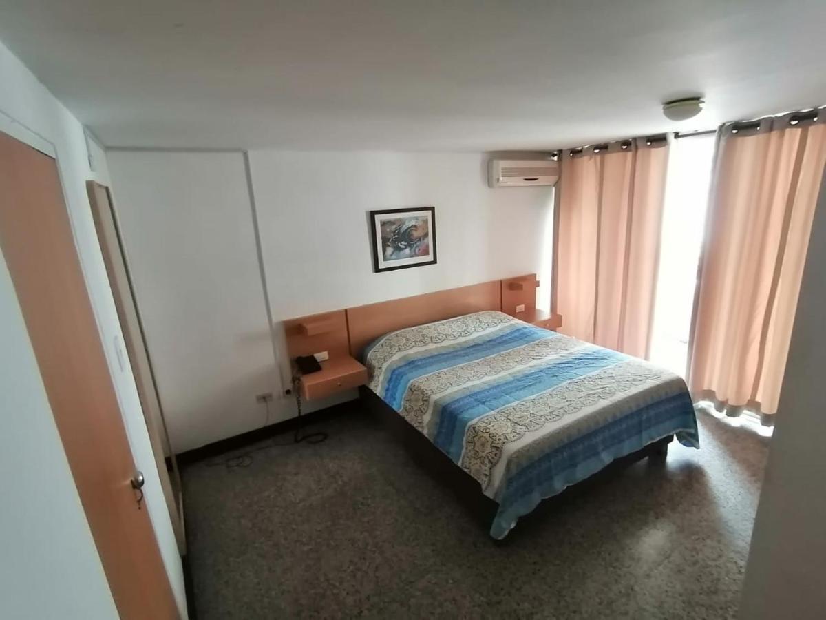 Hotel Del Oeste Кали Экстерьер фото