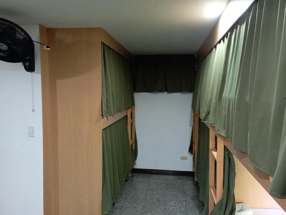 Hotel Del Oeste Кали Экстерьер фото