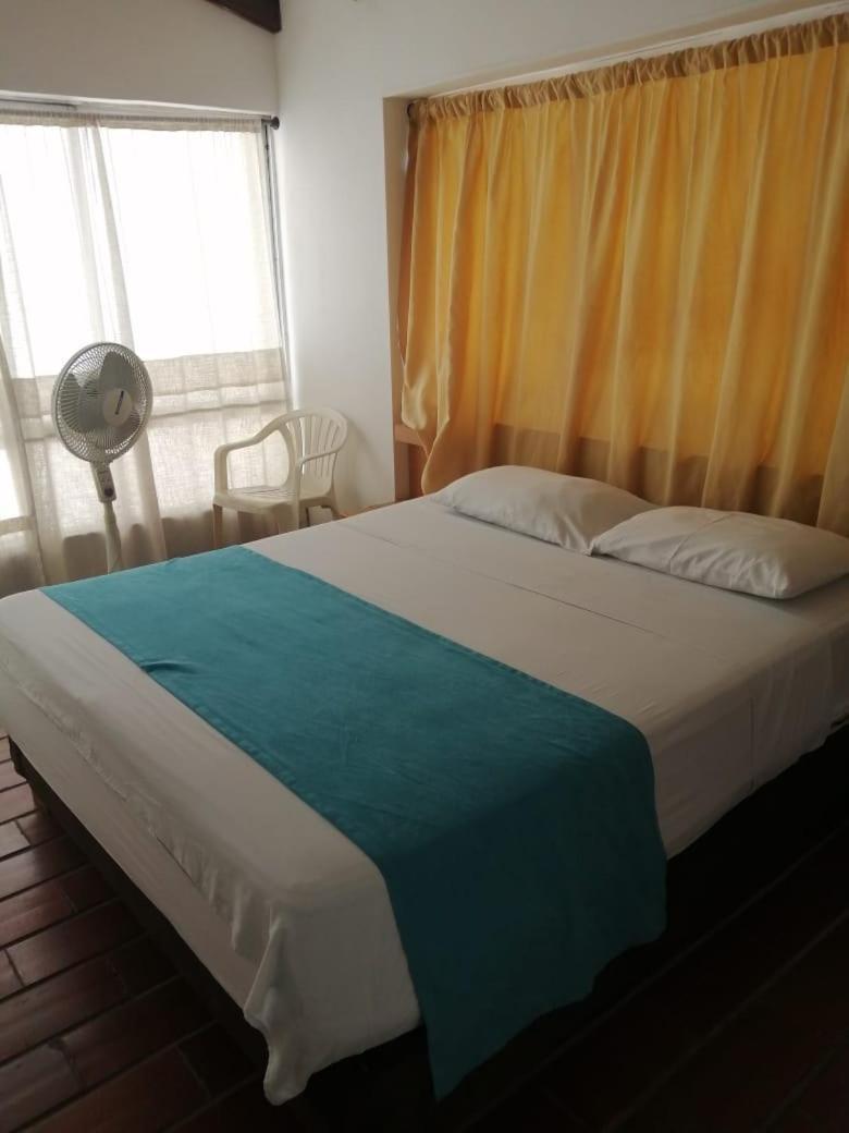 Hotel Del Oeste Кали Экстерьер фото